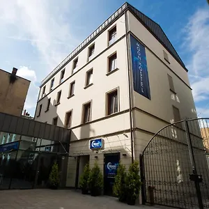 moon-hostel.poznan-hotels.com/